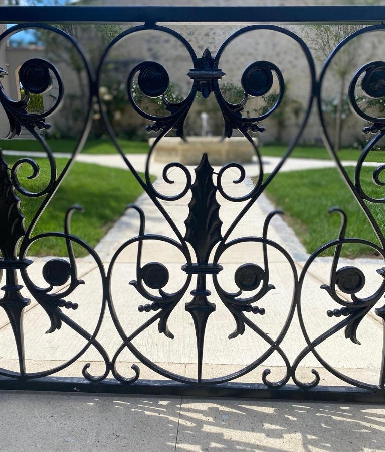 La Maison L'Eperon, Stylish 5 Star Villa Surrounded By Vineyard Near Saint Emilion Verac Bagian luar foto