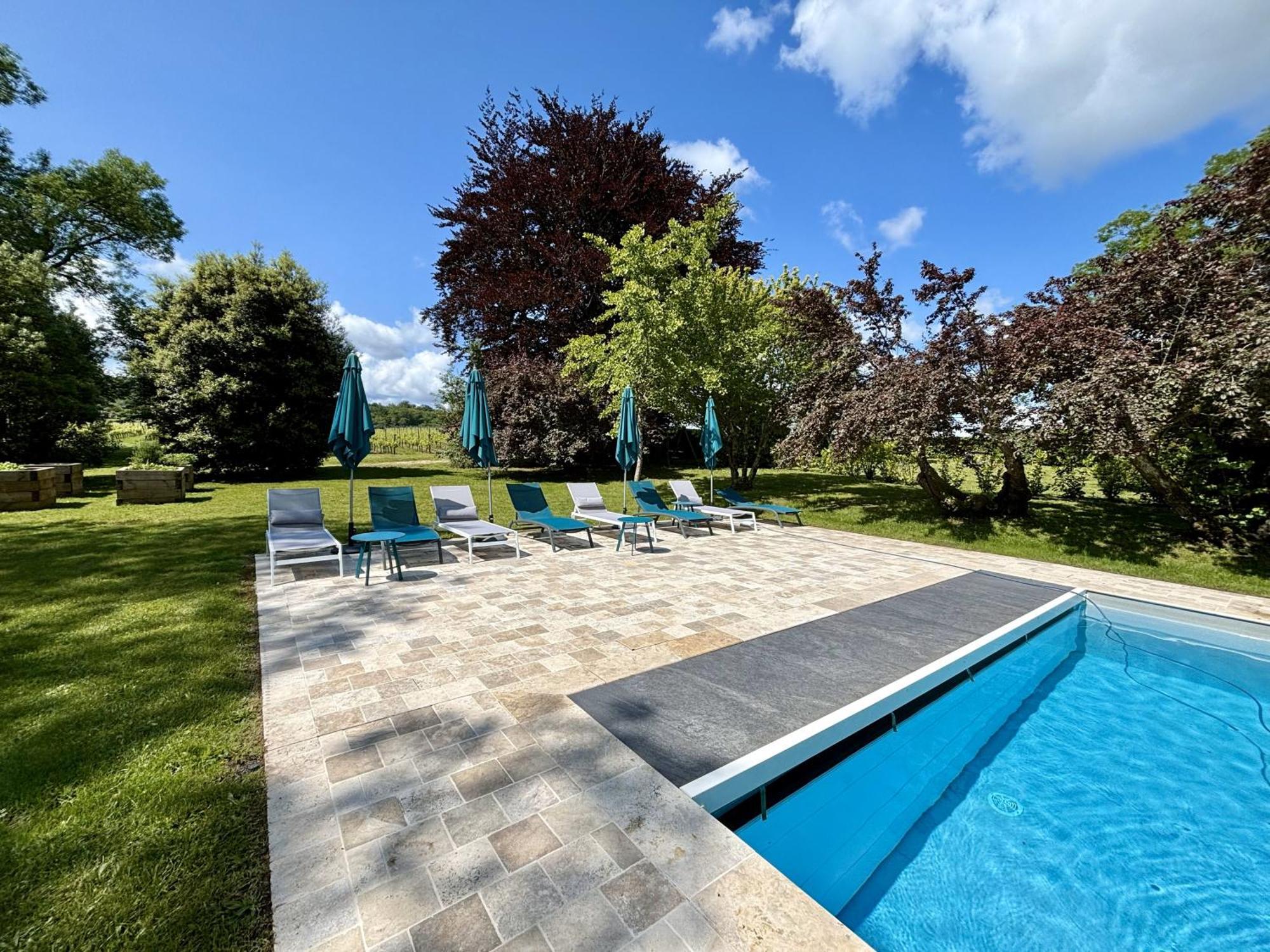 La Maison L'Eperon, Stylish 5 Star Villa Surrounded By Vineyard Near Saint Emilion Verac Bagian luar foto