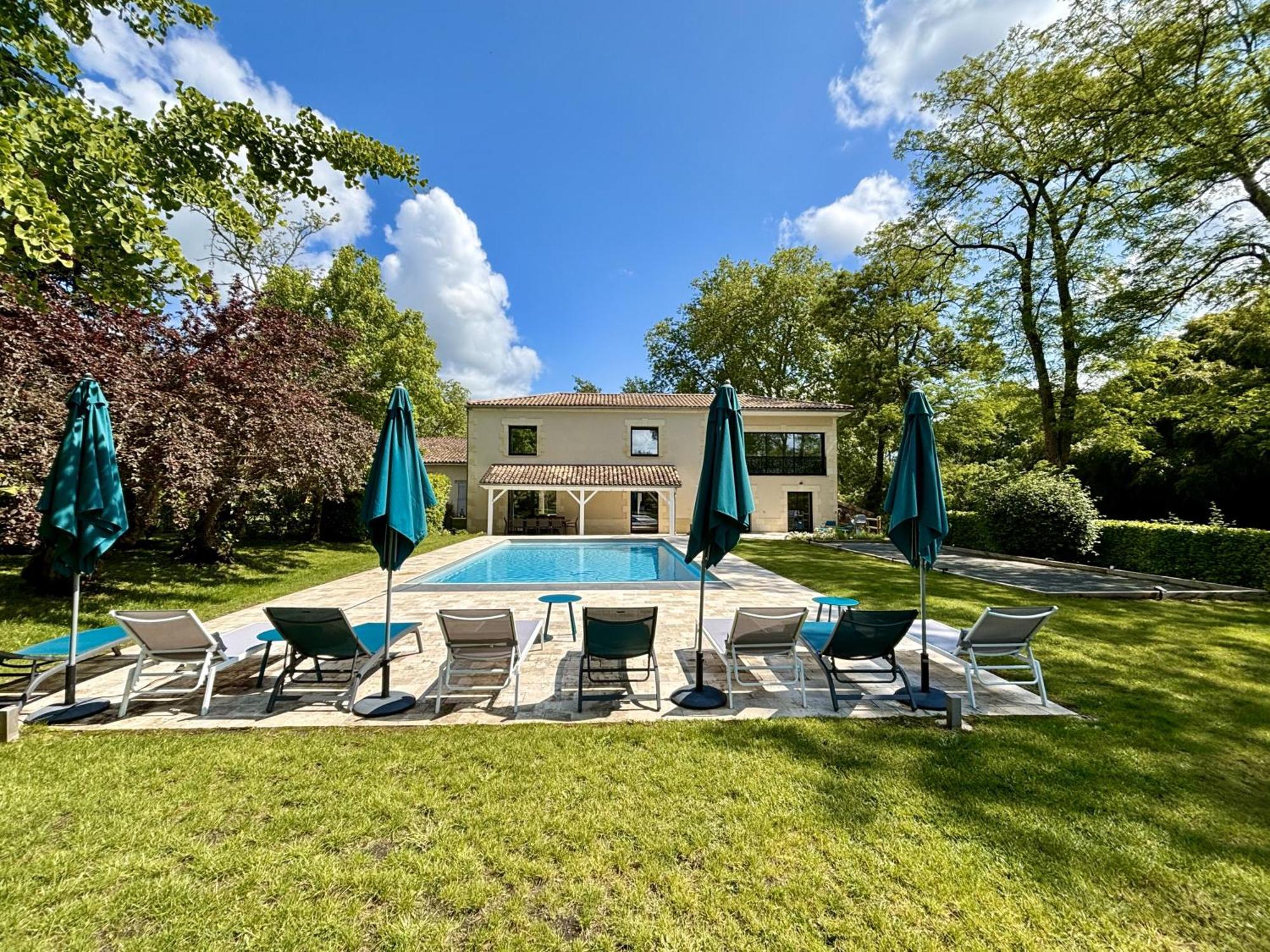 La Maison L'Eperon, Stylish 5 Star Villa Surrounded By Vineyard Near Saint Emilion Verac Bagian luar foto